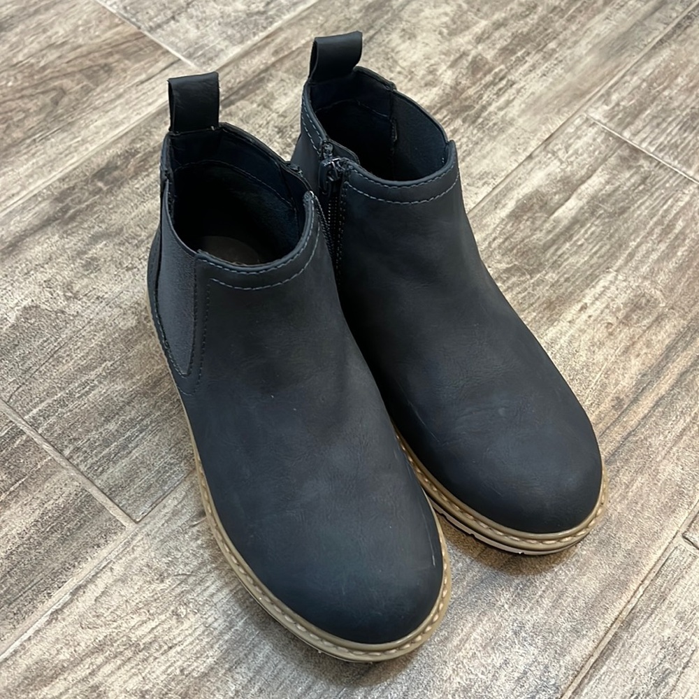 Nordstrom Girls Navy Water Resistant booties